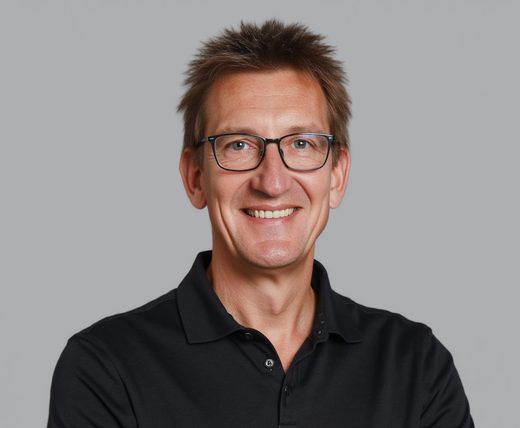 Portrait im Büroflur – professionell